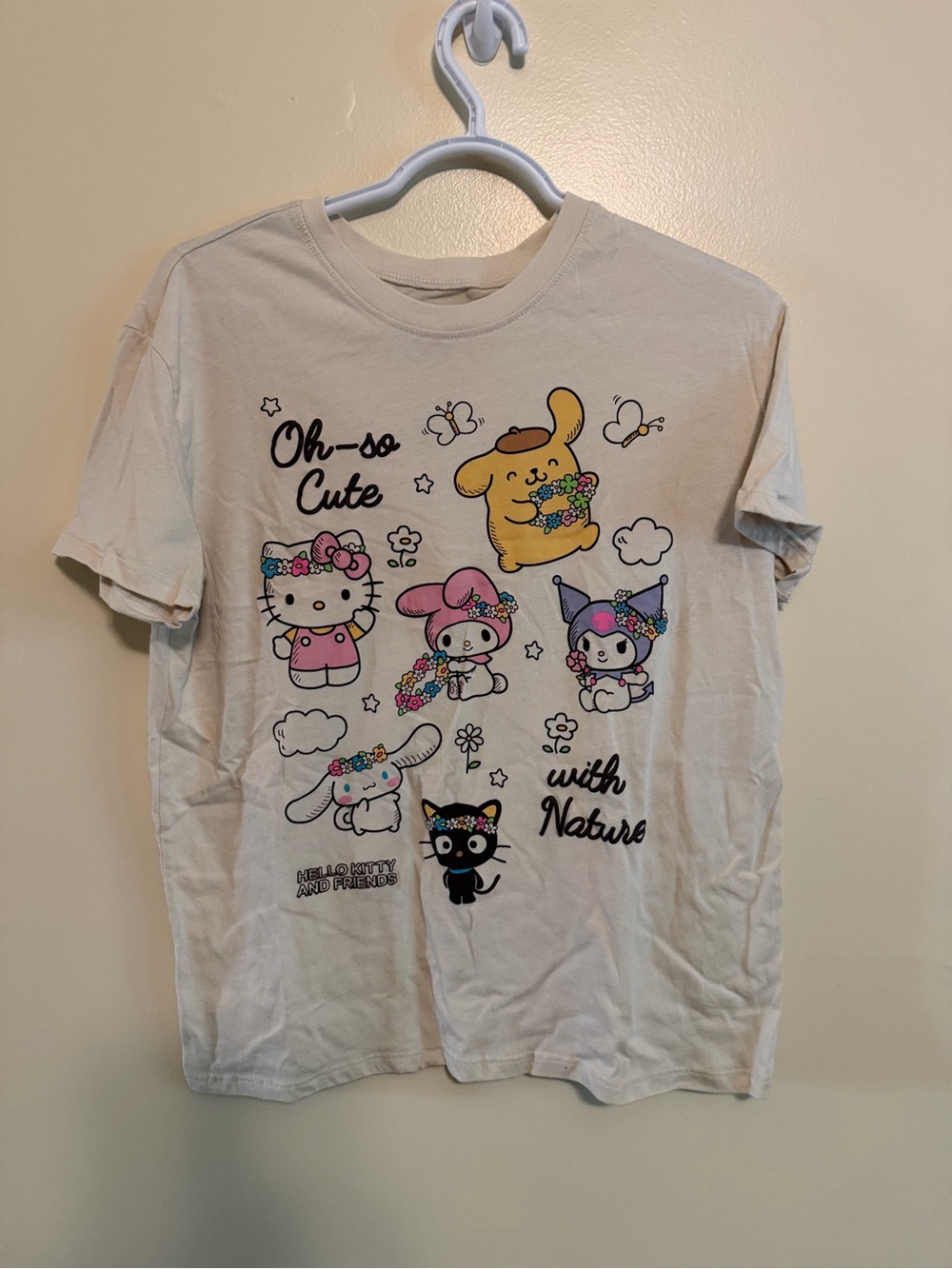 Hello Kitty Short Sleeve Tee with Pastel Character Print - Off white